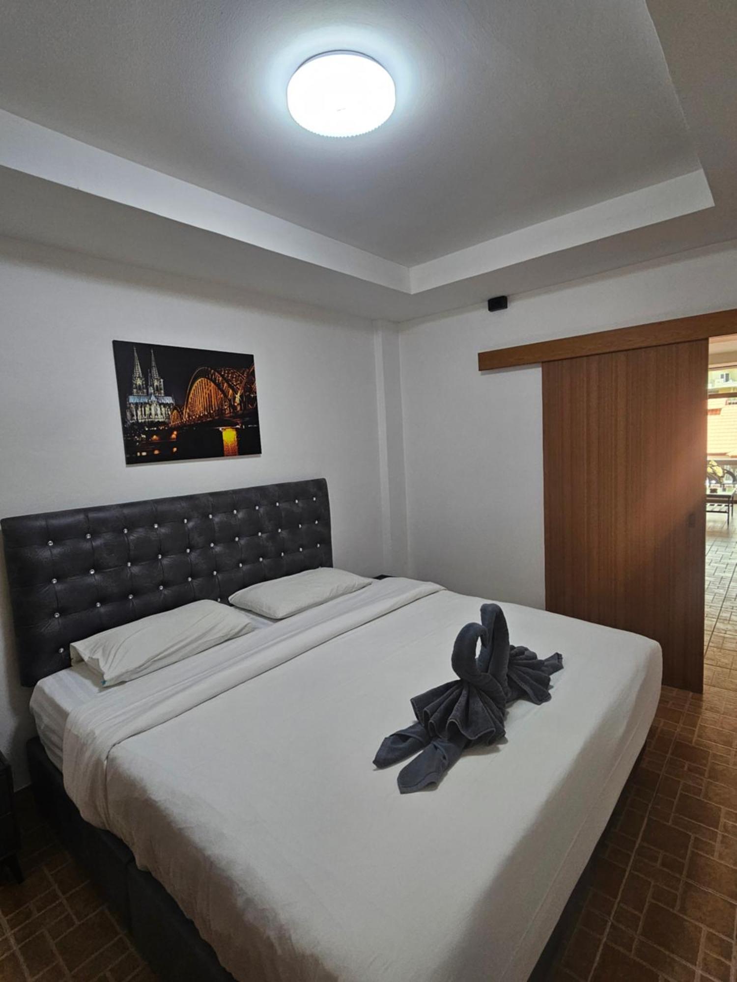 Candy Beach Seaview Jomtien Ngoại thất bức ảnh