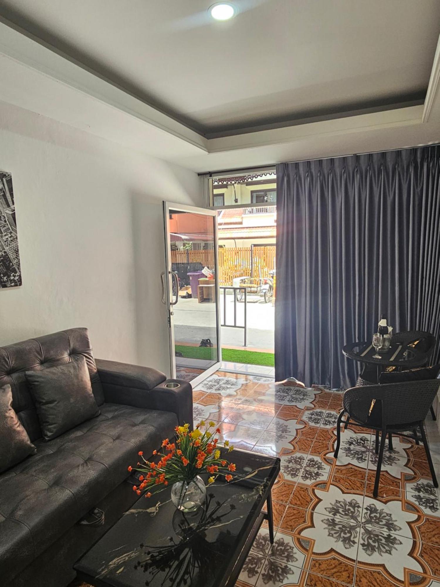 Candy Beach Seaview Jomtien Ngoại thất bức ảnh